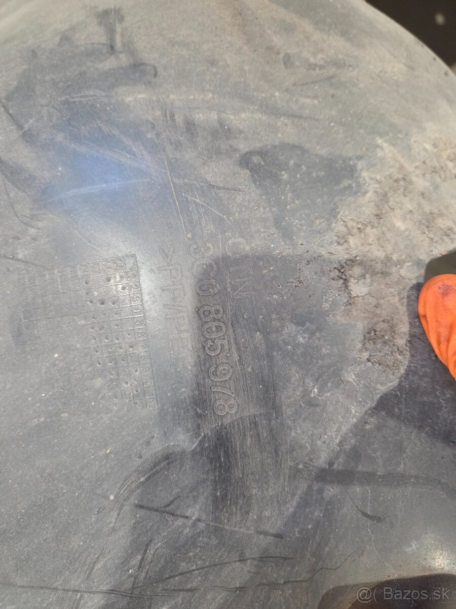 Predam podblatniky na passat b6/b7 3c - 4