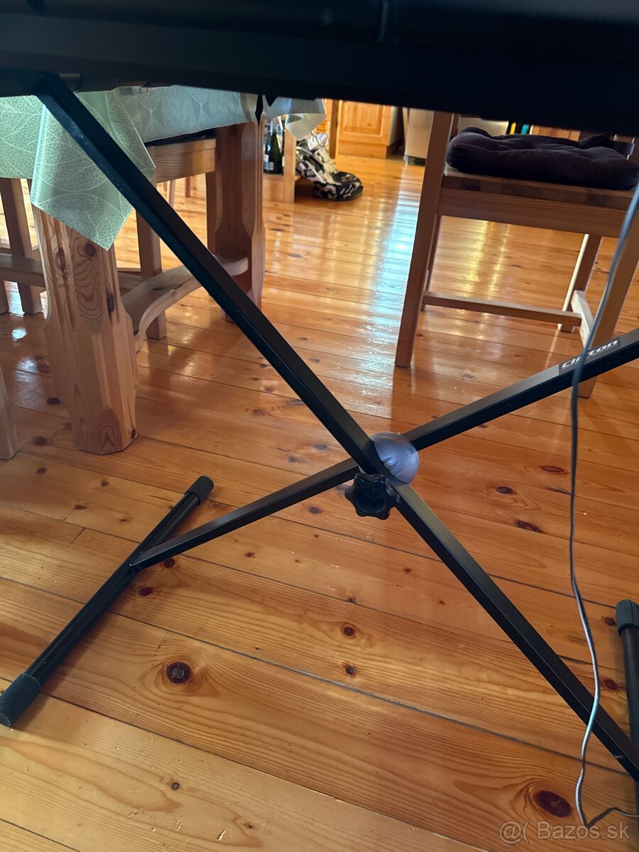 Yamaha elektricky klavír - 4