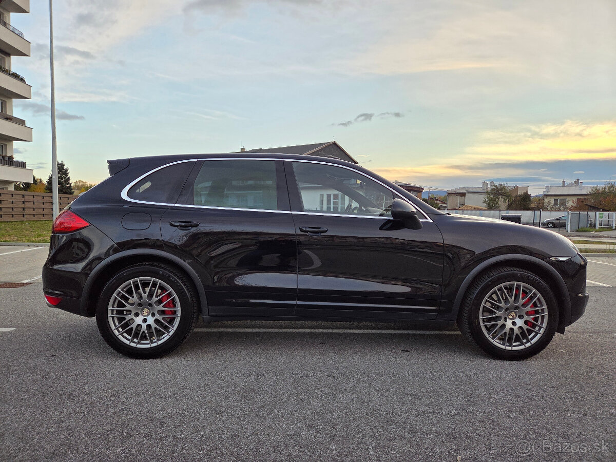 Porsche Cayenne Turbo • 4.8i • V8 • 500 koní • kúpené v SR - 4
