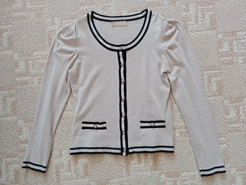 Béžový dámsky sveter - 4