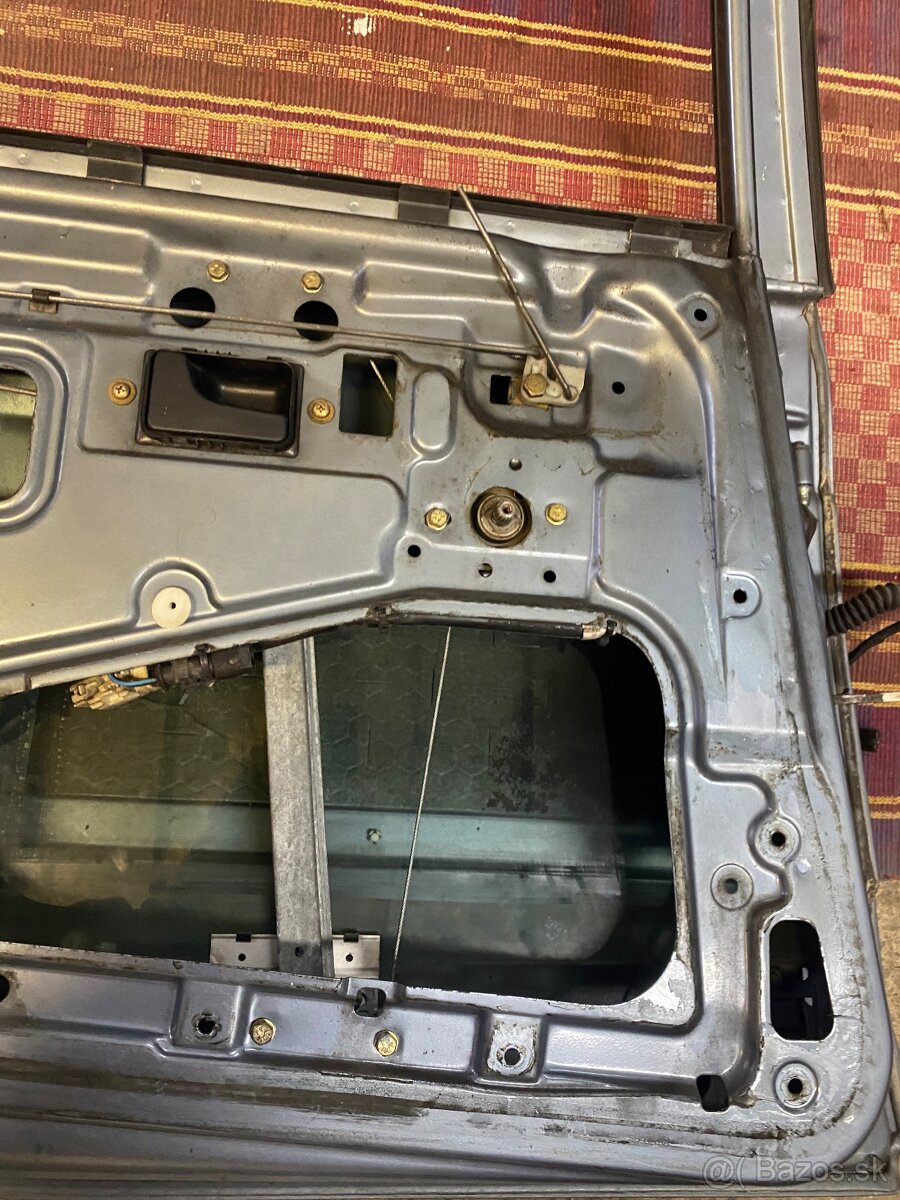 Zadné ľavé dvere bmw e30 - 4