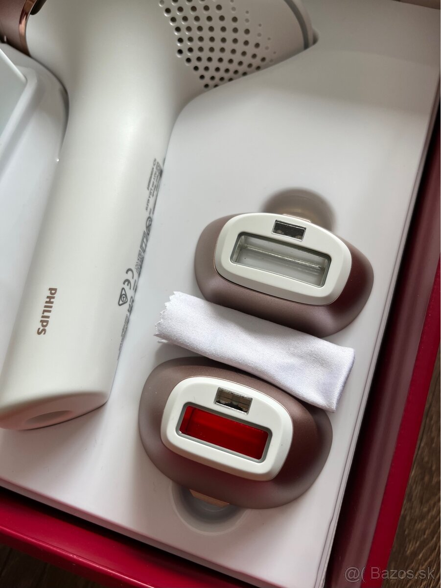 IPL epilátor Philips Lumea Series 9900 - 4