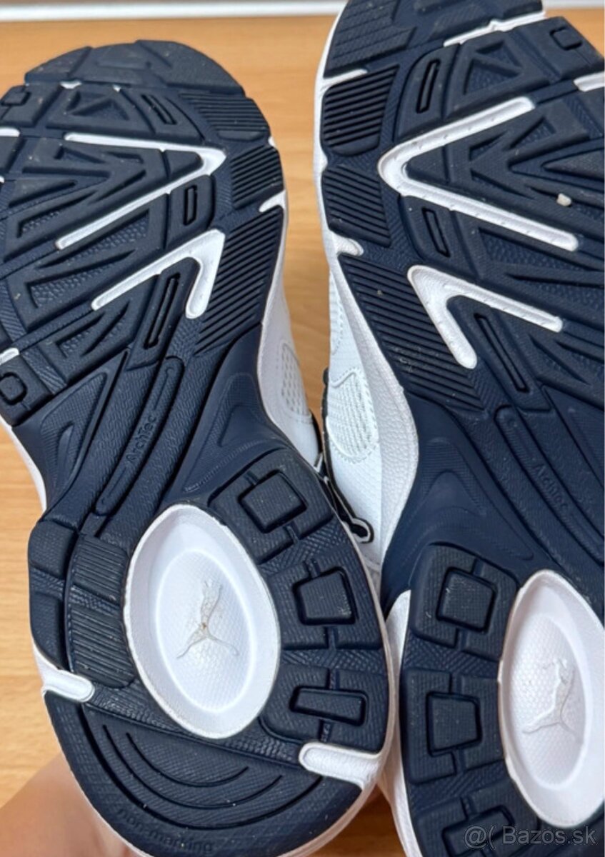 Puma axis - 4