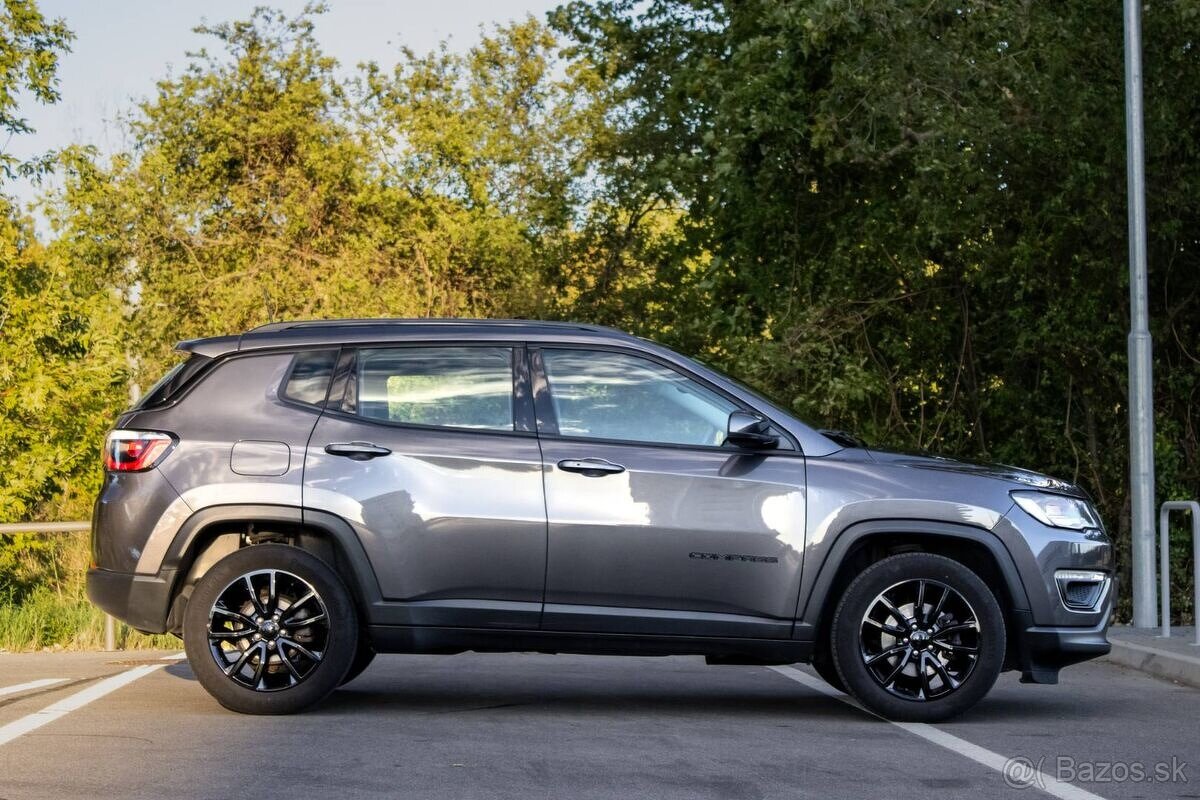 Jeep Compass 1.3 TURBO Night Eagle / 96kW / M6 / 2020 - 4