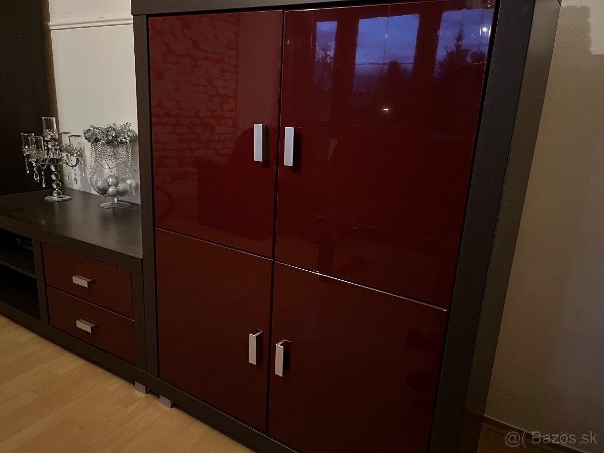 Predám komplet obývačku – sedačka, stena, stolík (všetko spo - 4