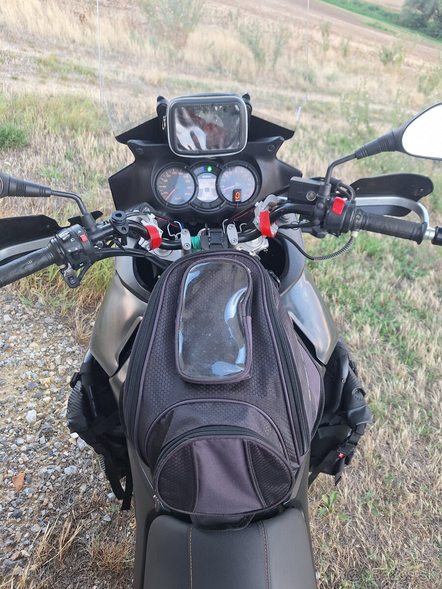 Suzuki Vetrom DL650 - 4