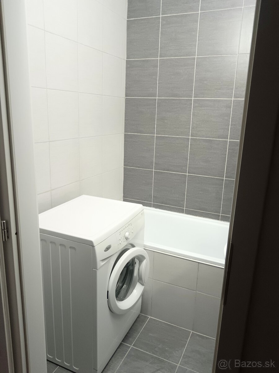 Prenájom 3 izbového bytu - 4