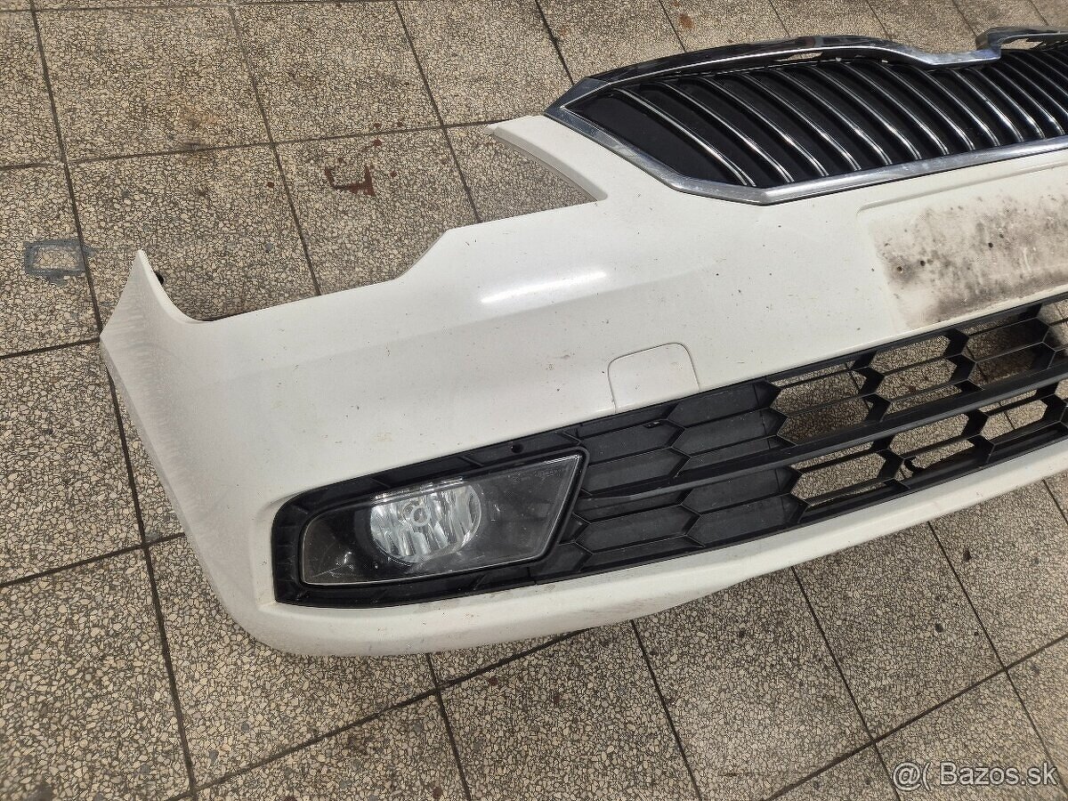 Predám predný nárazník na Škoda Superb 2 II facelift - 4