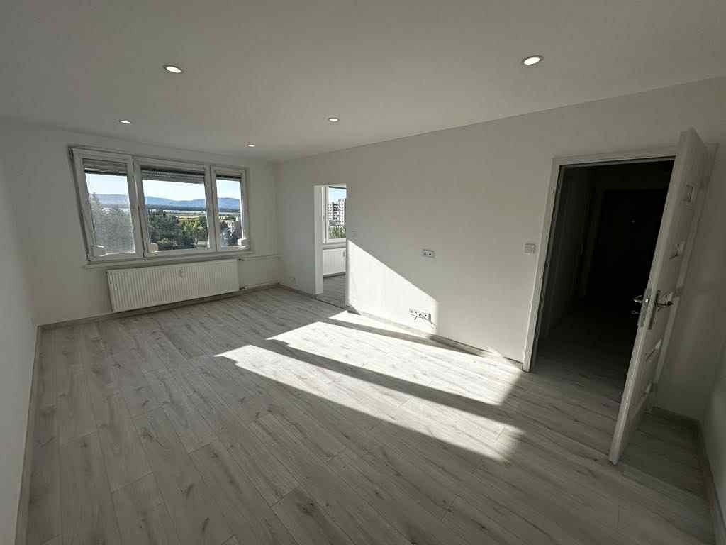 Predam zrekonštruovaný 2 izbový byt - 4