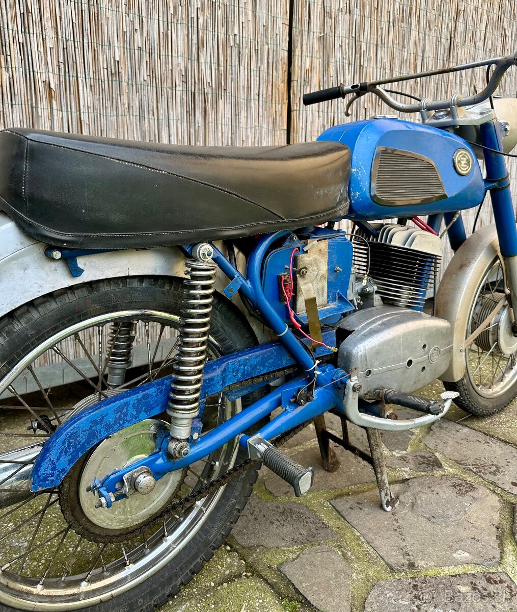 Predám Cz 175 477 r.v. 1969 - 4
