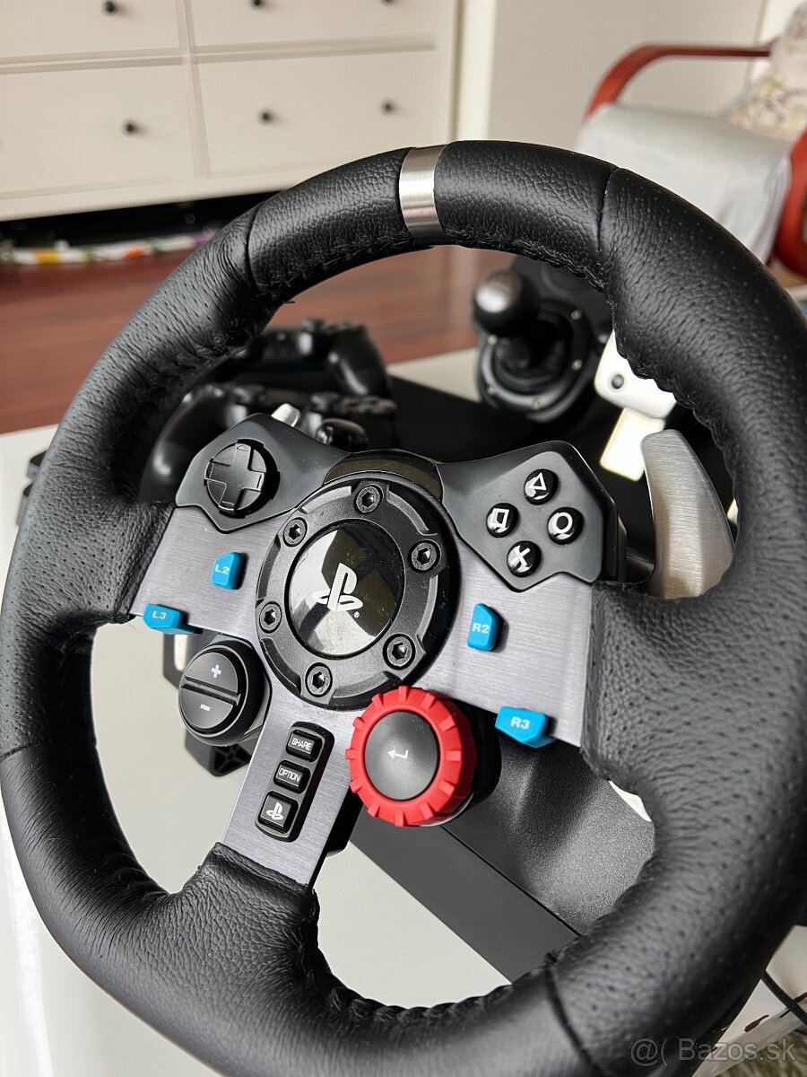 Playstation 4 slim 1TB - 4