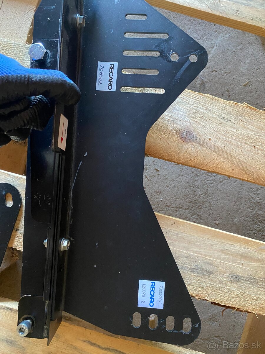 PREDAM drziaky sedaciek RECARO BMW - 4