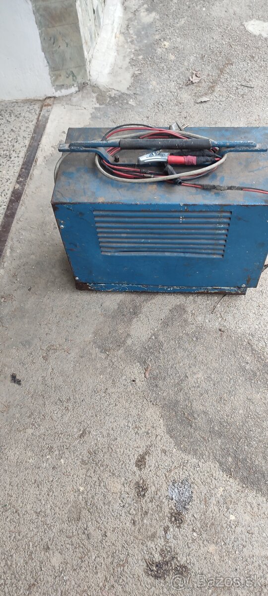 Nabíjačka autobatérií NB 22 - 4
