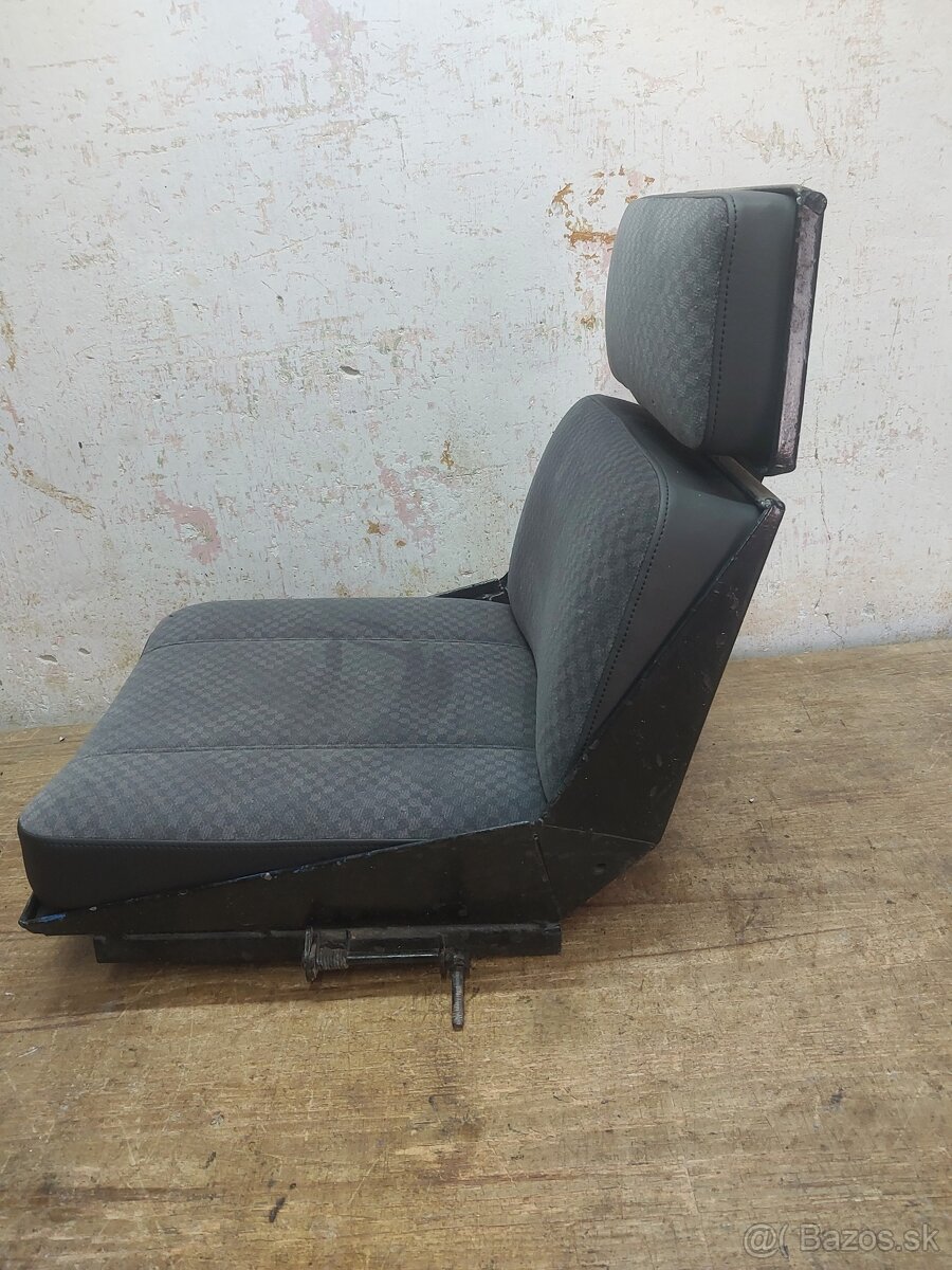 Sedačka zetor 6911-7211 - 4