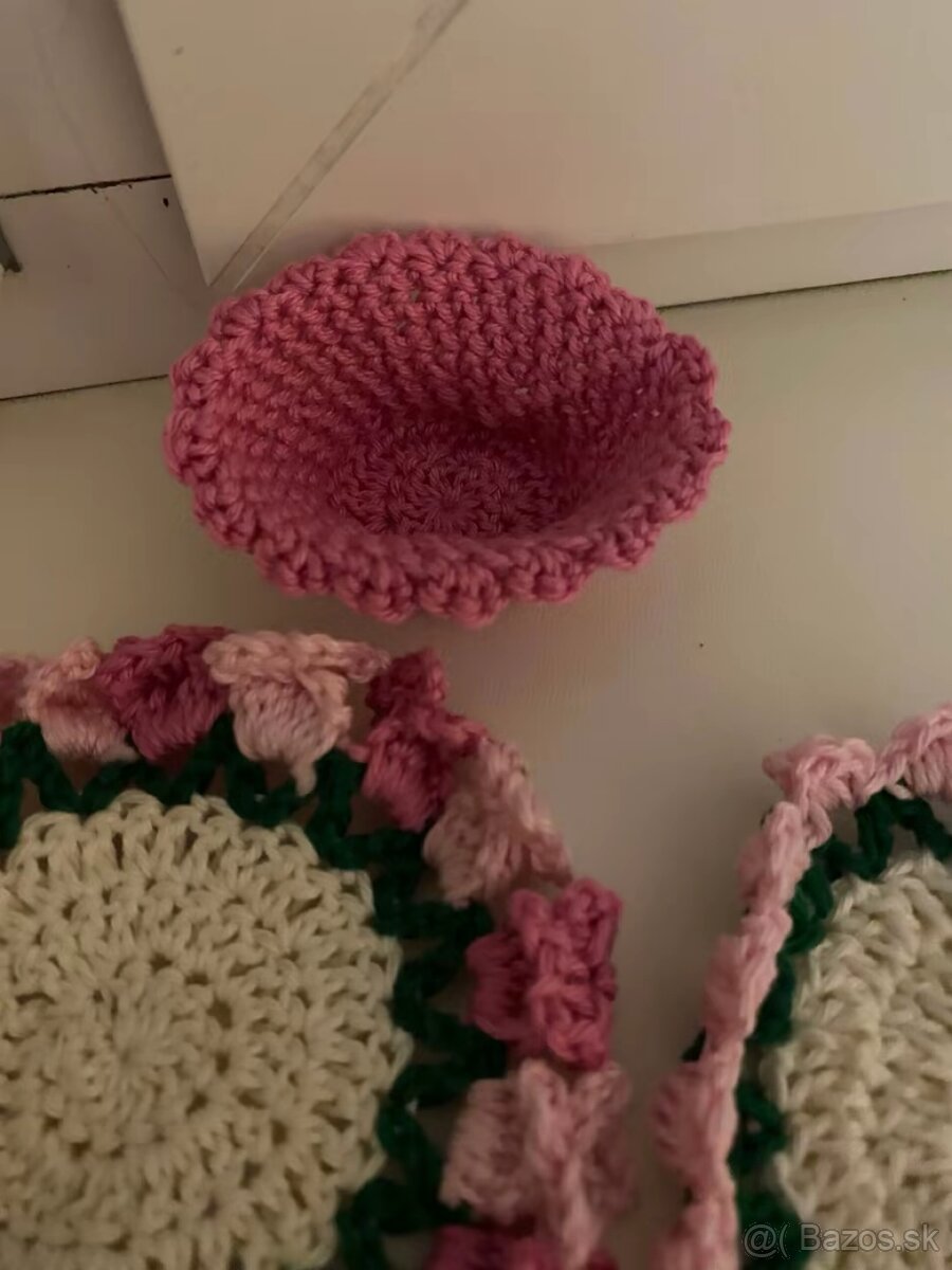 Hačkované podšálky v tvare kytice - 4