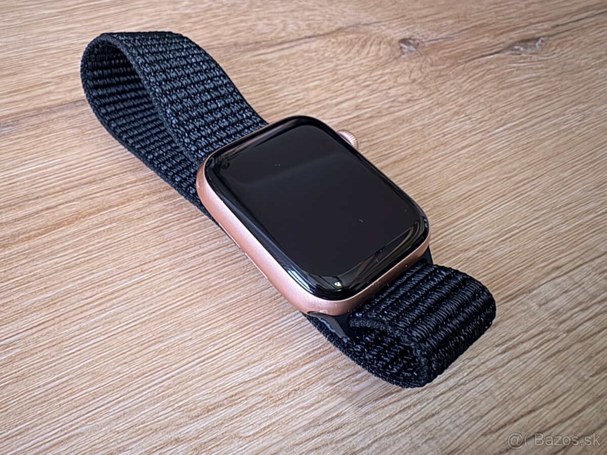 Apple Watch 4, Gold Aluminium, 44mm - 4