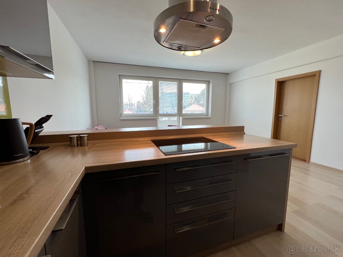 TRIOREALITY - Priestranný 2-izb byt na prenájom - 60 m2 - 4