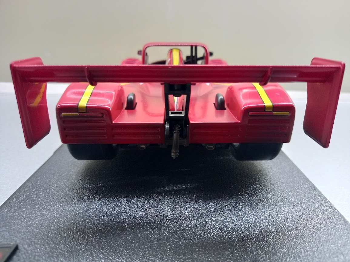 FERRARI 333 SP MOMO HOTWHEELS 1:18 č.2 - 4