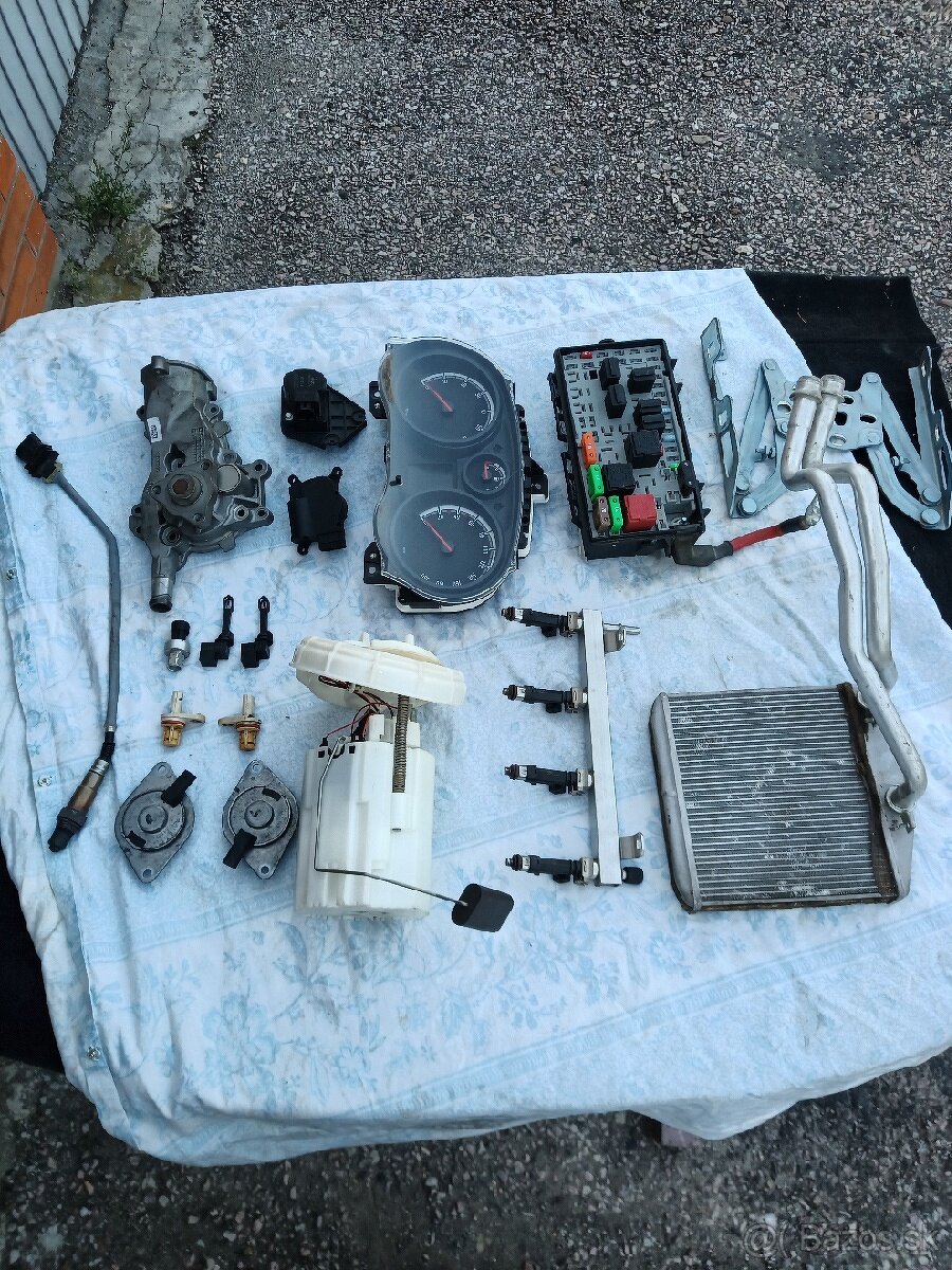 Opel Corsa D 1,2b 63kw r.v2013 A12XER Easytronic - 4