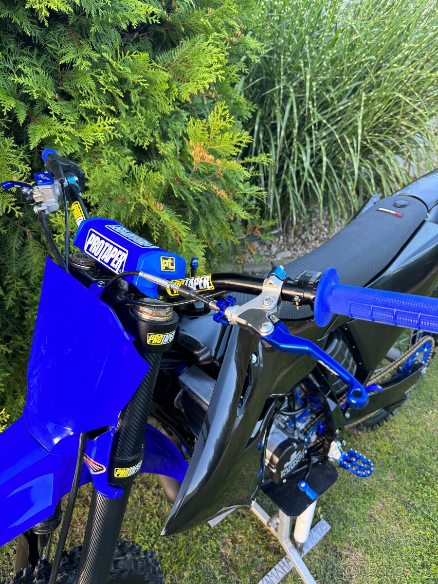Yamaha YZ 125 - 4