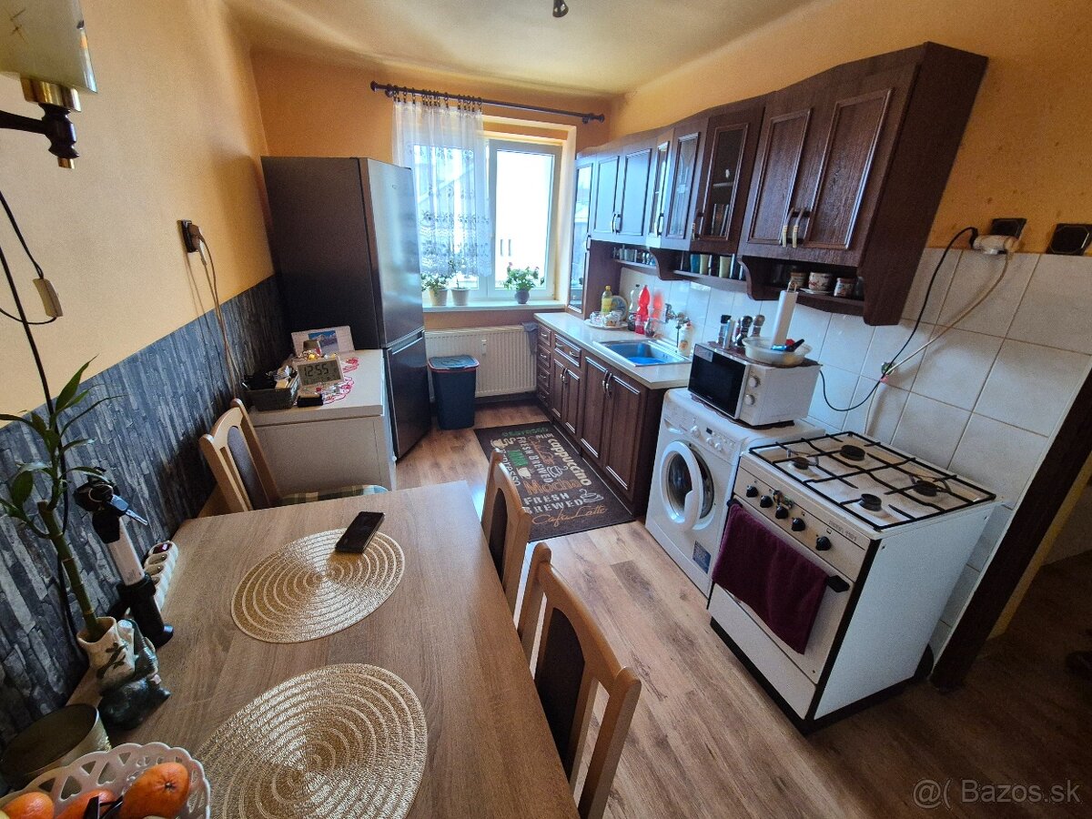 Na predaj 2 izbový byt Komárne - 4