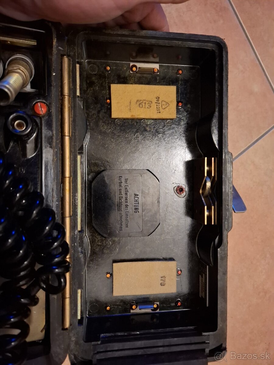 Vojenský telefón - 4