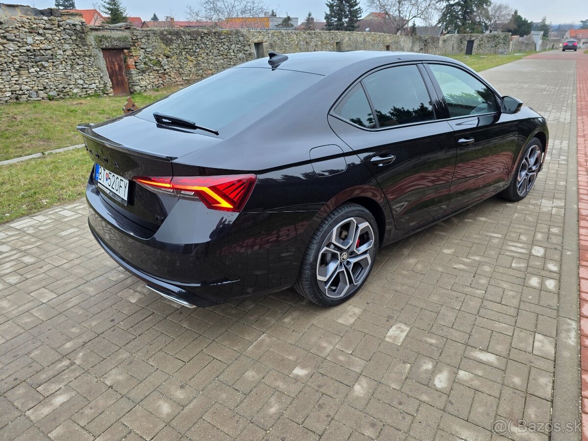 ŠKODA OCTAVIA RS iV DSG 180KW - 4
