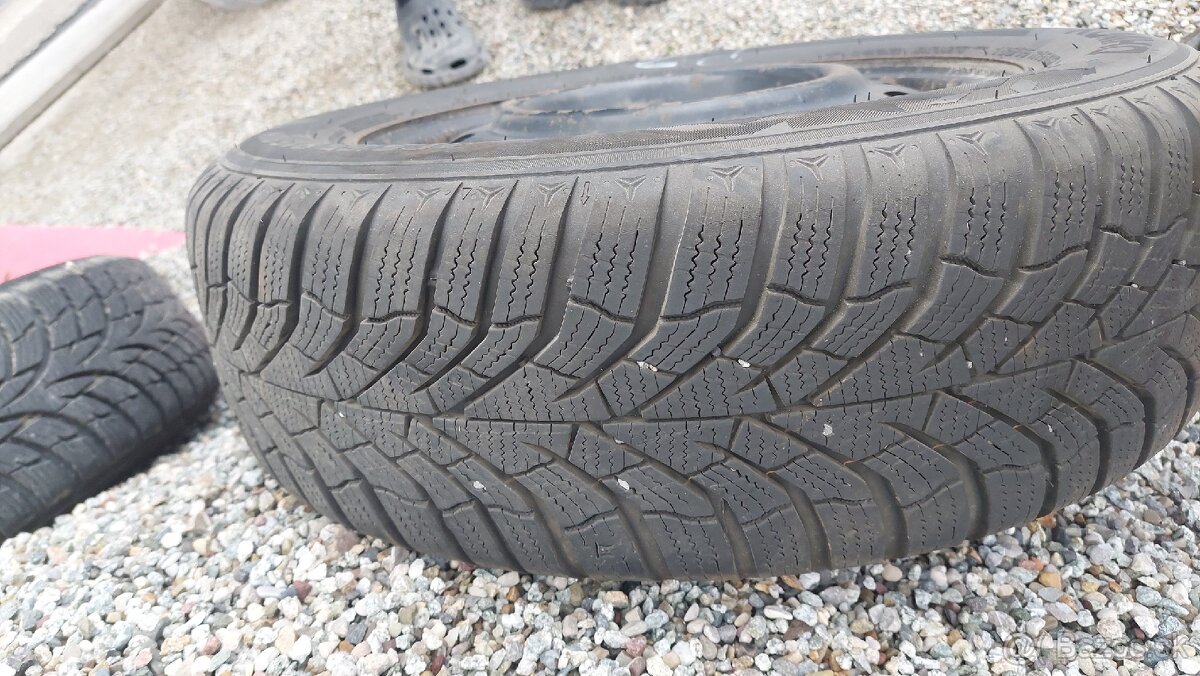 Pneumatiky zimne Kumho 185/65 R15 88H z Hyunday i30 - 4