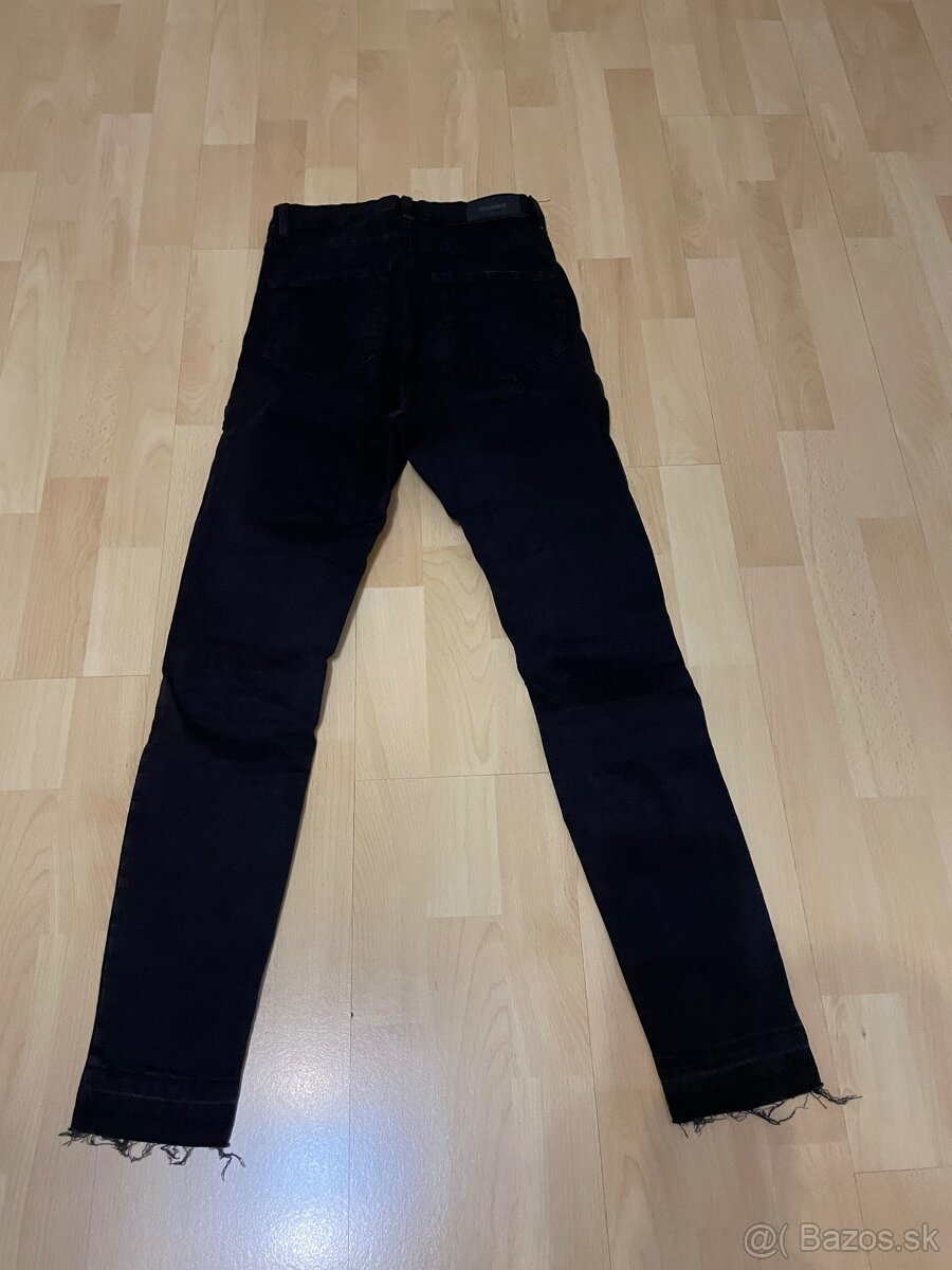 Predám čierne džínsy-rifle PULL&BEAR veľ. 38 - 4