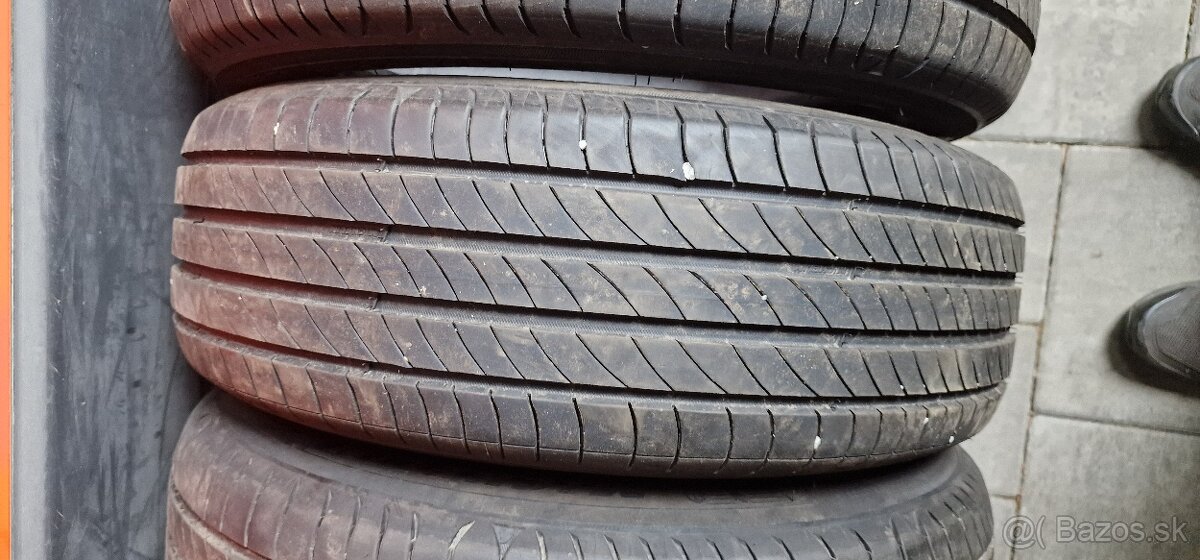 205/60 R16 Michelin - 4