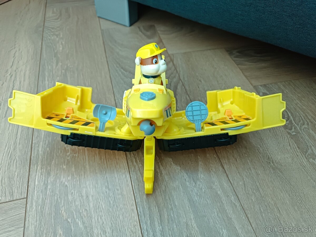 Autá Lapková patrala aj s postavičkami - 4