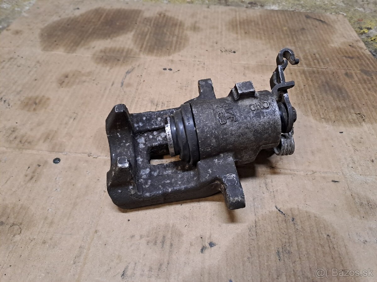 Zadný L brzdový strmeň golf 4-5-6,audi a3... - 4