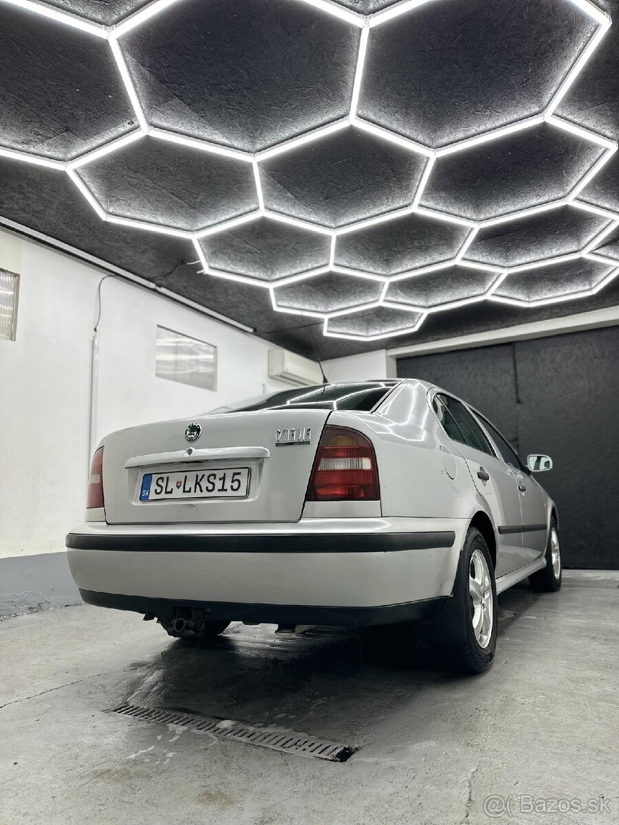 Youngtimer Škoda Octavia 1 1.8 20V, SLX - 4
