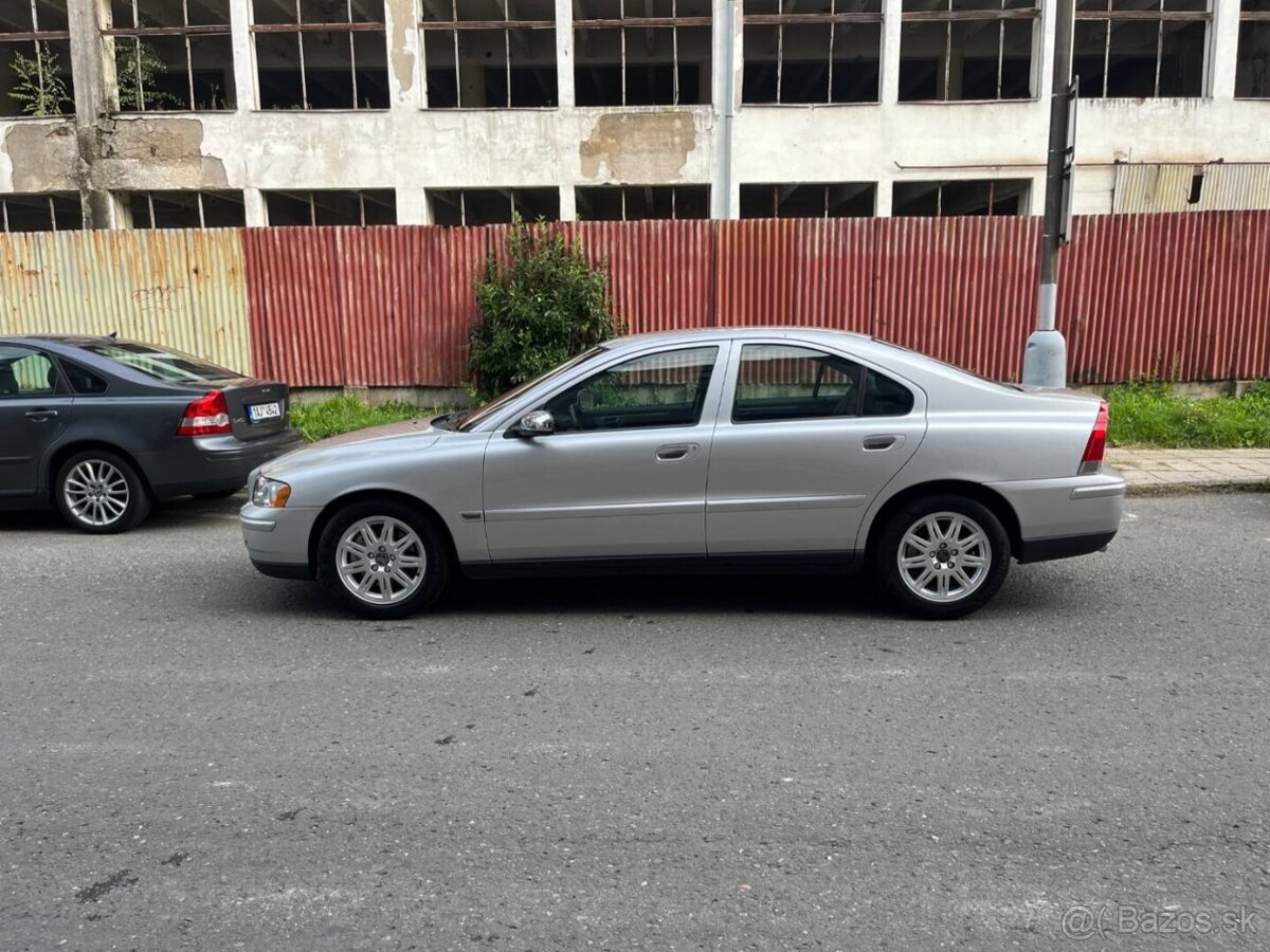 Volvo S60 2.5T 154kW Automat - 4