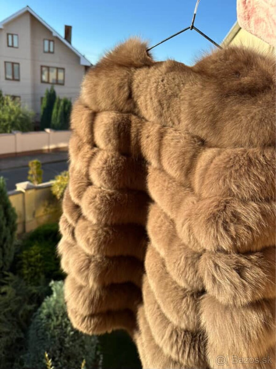 Predám elegantný kožuch z pravého fínskeho líščieho kožuchu. - 4