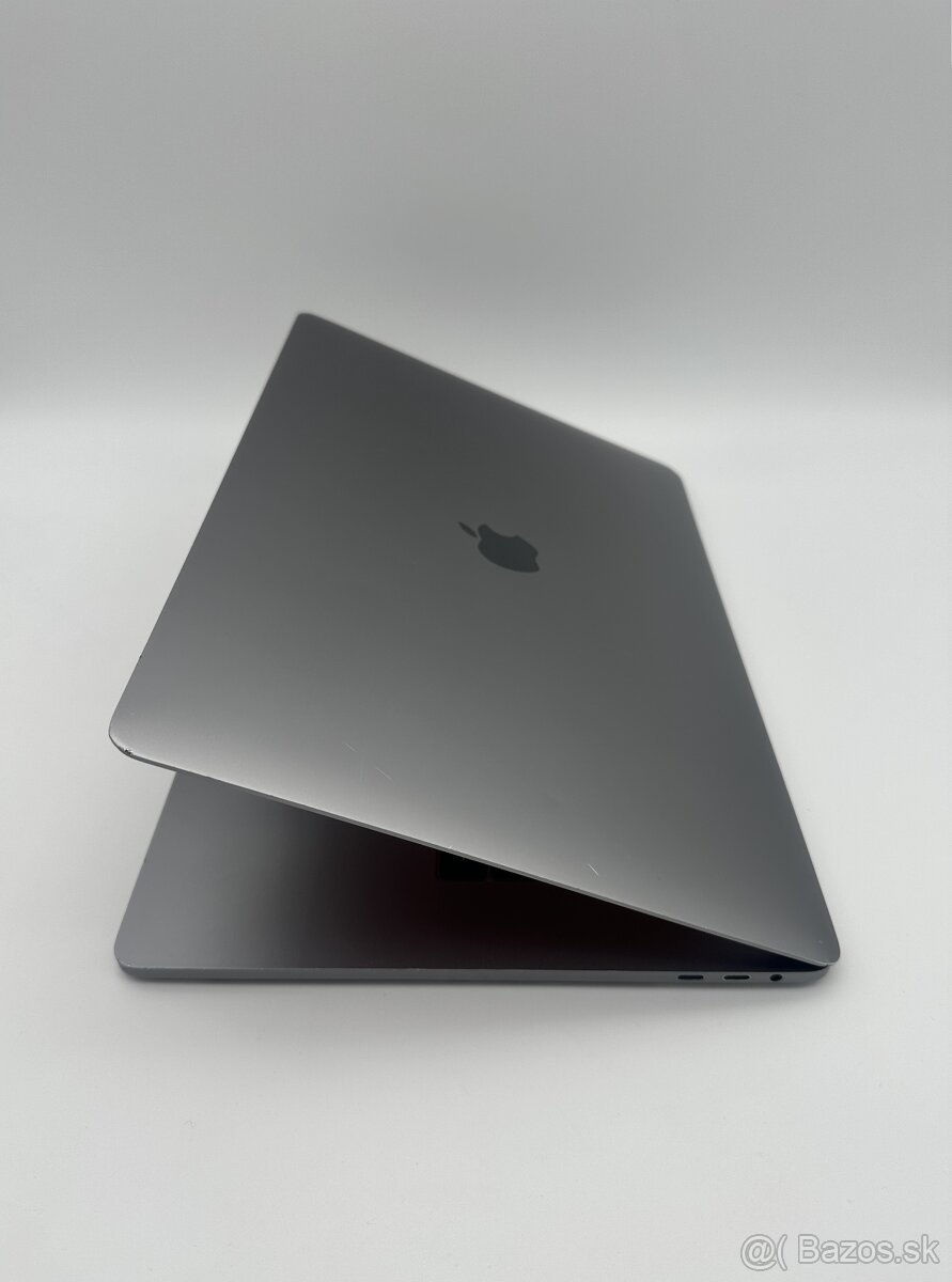MacBook Pro 15" 2019 16/256GB Space Gray - 4
