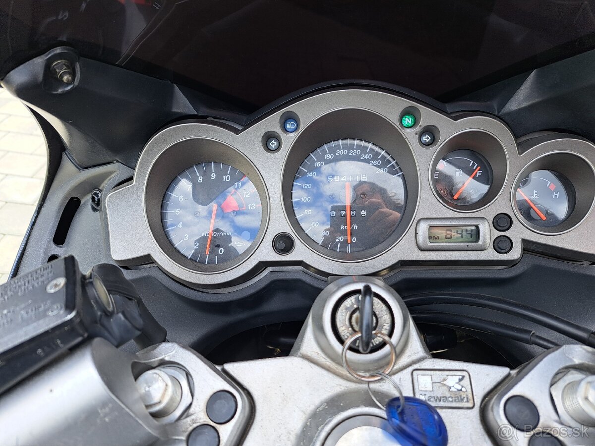 Kawasaki zzr1200 - 4