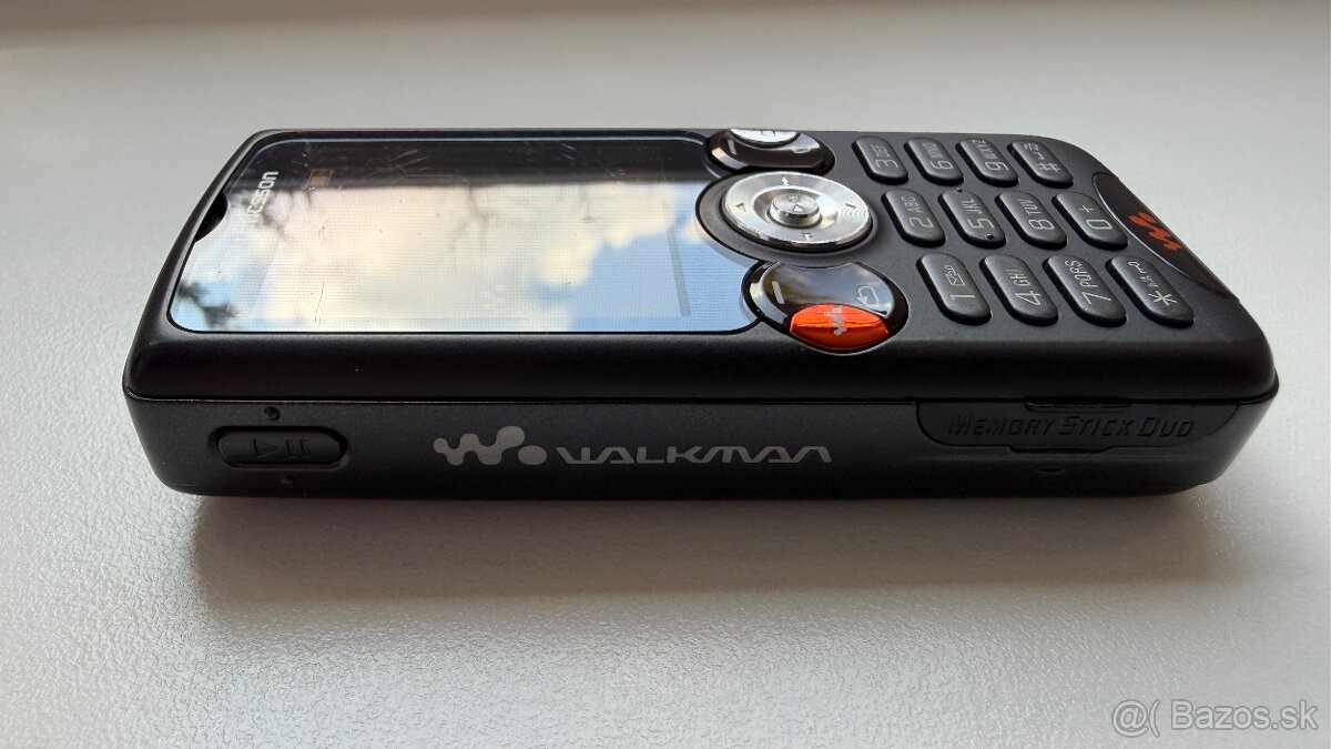 Sony Ericsson W810i - 4