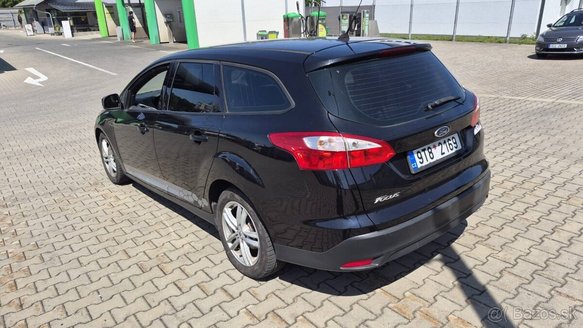 Ford Focus mk3 1.6TDCI 70kW klima - 4