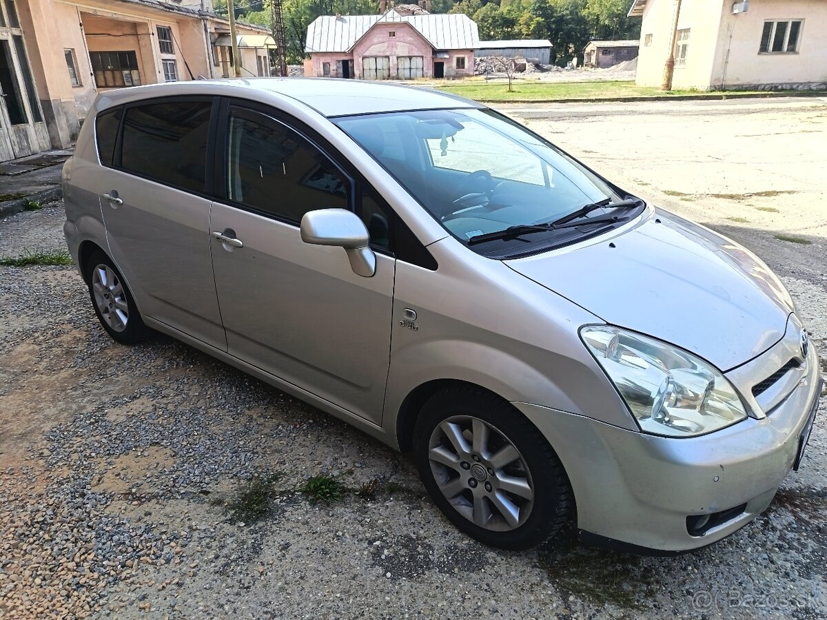 Toyota Corolla Verso 7miest D-4D - 4