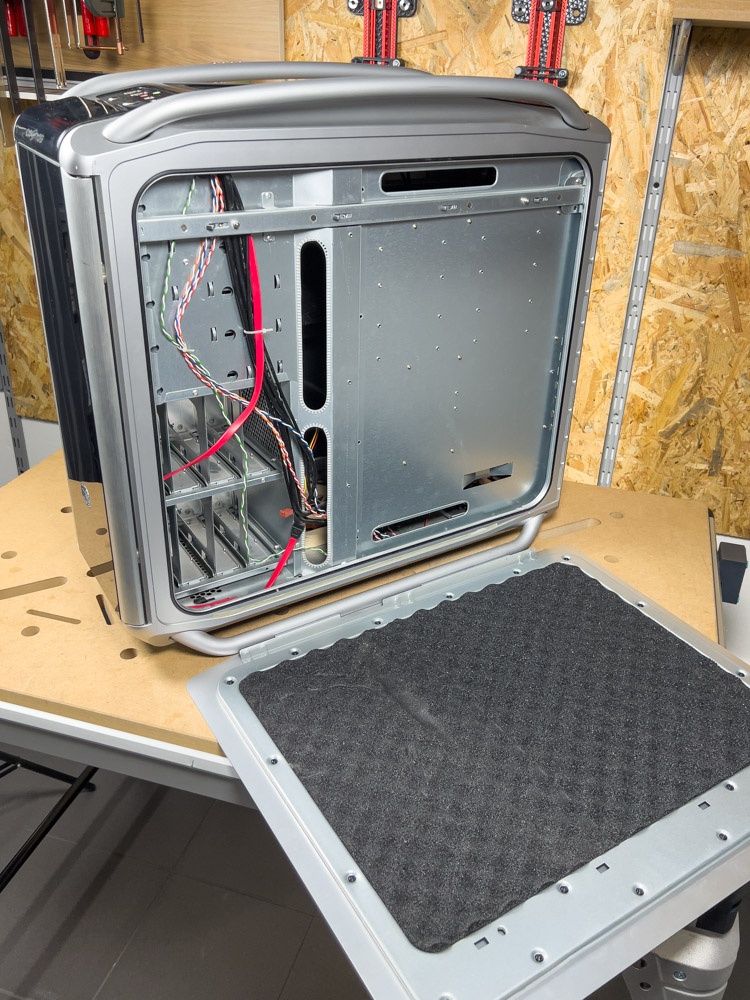 Cooler Master COSMO odhlučnená skriňa + 4 x NOCTUA - 4