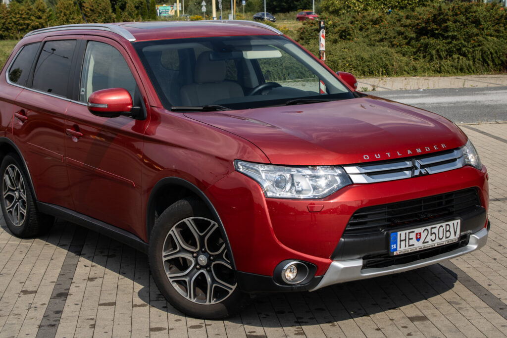 Predám MITSUBISHI OUTLANDER - 4