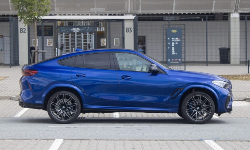 BMW X6 M Competition z roku 2021 - 4