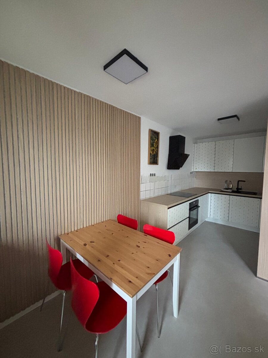 Prenájom 2-izbový byt - 4