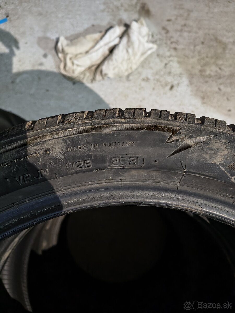 Predám pneu 235/45R19 - 4