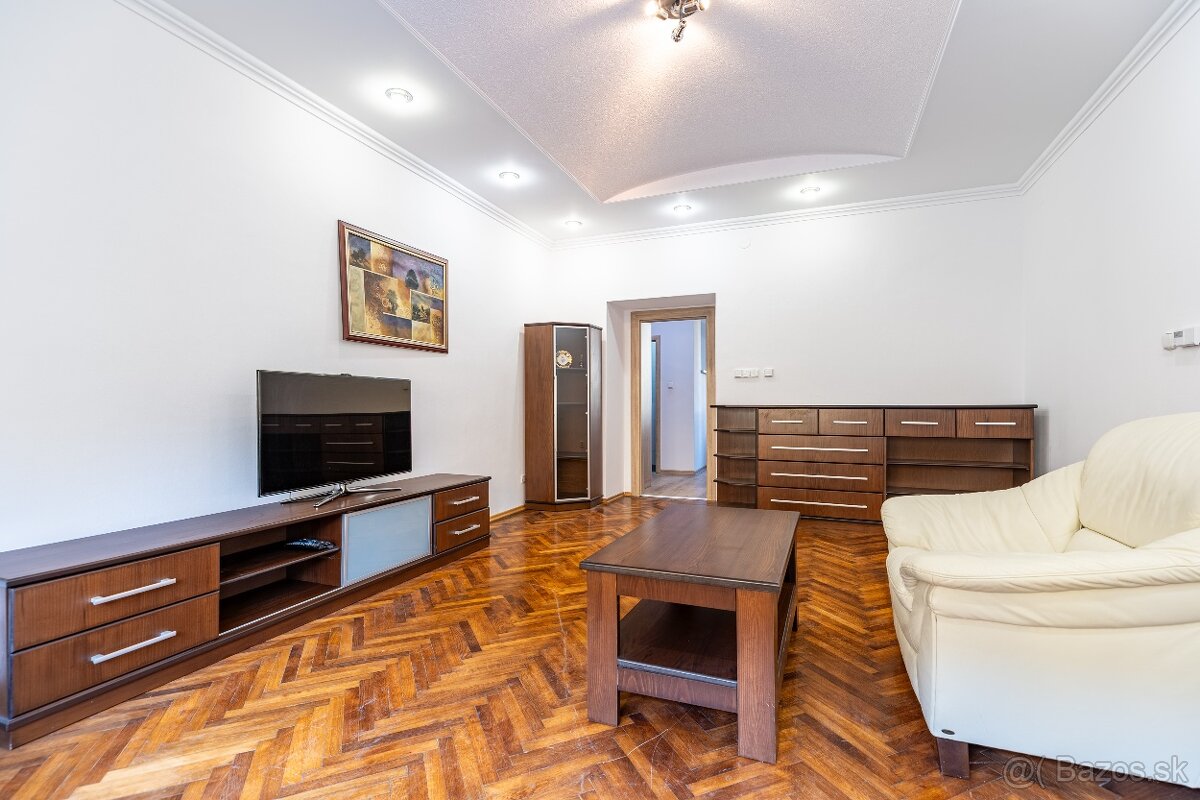 Priestranný 2-izbový byt po kompletnej rekonštrukcii v centr - 4