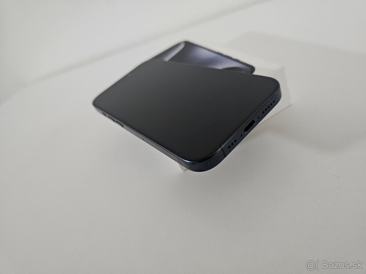 Apple iPhone 15 Pro - 4