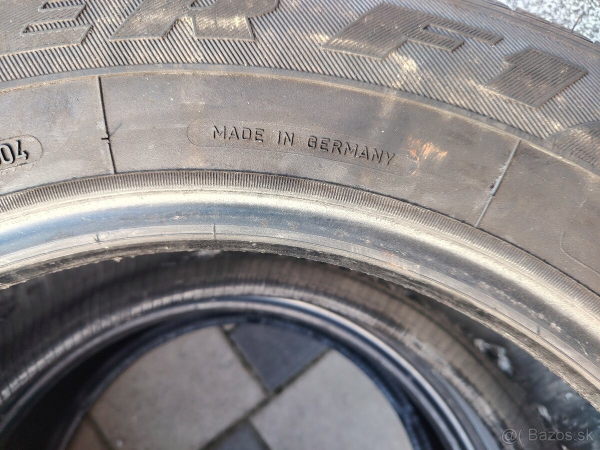 Predám pneu 235/65R17 letné - 4