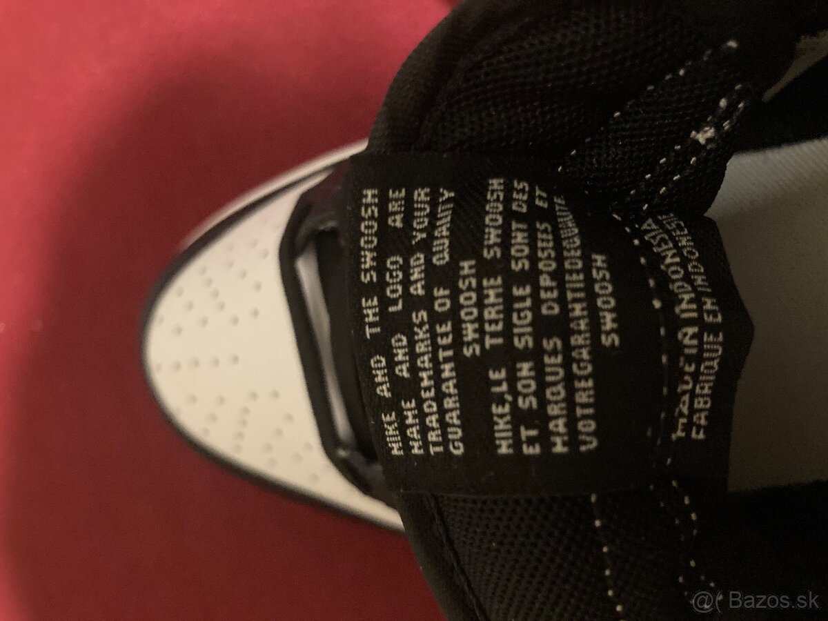 NIKE DUNK LOW BLACK AND WHITE 44.5 - 4