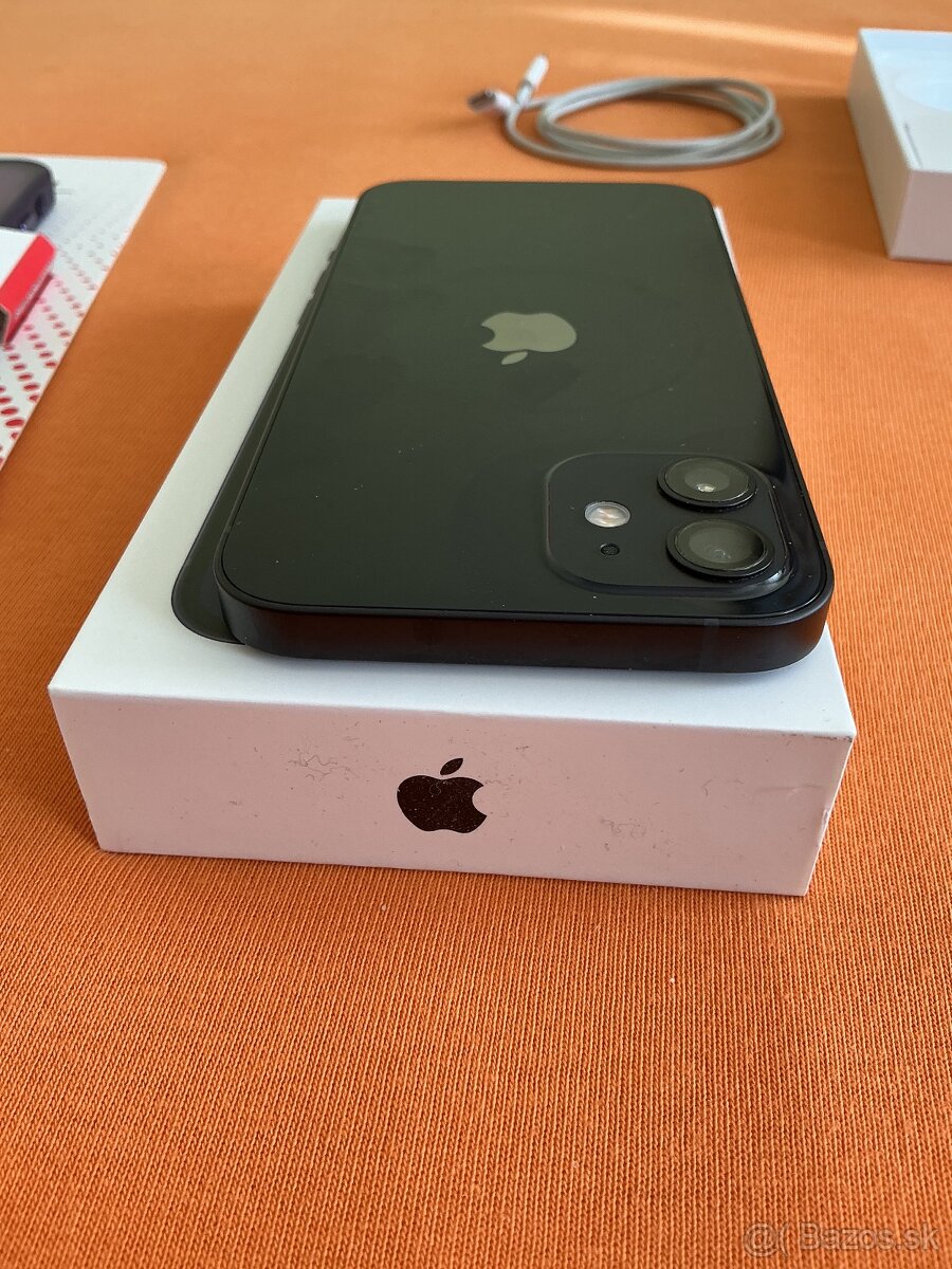 Predám iPhone 12 64GB Black - 4